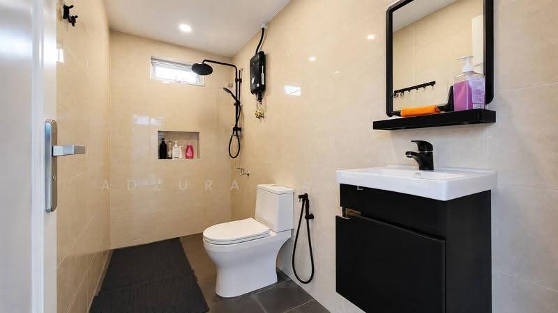 Bungalow House untuk Dijual di Seksyen 8 (Shah Alam) - Adzura Zamedin - Bathroom - PropertyGuru.com.my