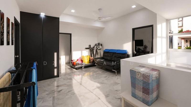 Bungalow House untuk Dijual di Seksyen 8 (Shah Alam) - Adzura Zamedin - Living Room - PropertyGuru.com.my
