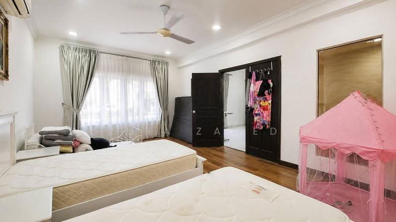 Bungalow House untuk Dijual di Seksyen 8 (Shah Alam) - Adzura Zamedin - Bedroom - PropertyGuru.com.my