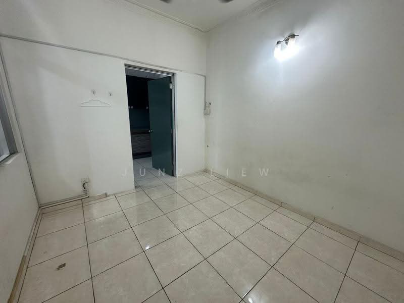 Rumah Teres 2-Tingkat untuk Dijual di Ehsan Jaya (Johor Bahru) - Junz Liew - PropertyGuru.com.my