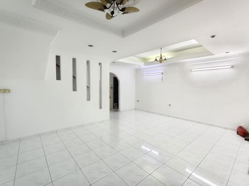 Rumah Teres 2-Tingkat untuk Dijual di Taman Ipoh Jaya (Ipoh) - Chris Chin - Living Room - PropertyGuru.com.my