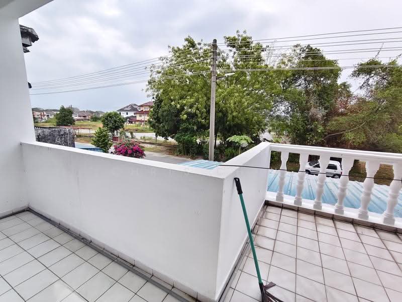 Rumah Teres 2-Tingkat untuk Dijual di Taman Ipoh Jaya (Ipoh) - Chris Chin - Balcony - PropertyGuru.com.my
