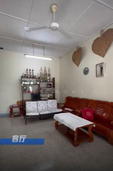 Rumah Teres 1-Tingkat untuk Dijual di Taman Wah Keong (Ipoh) - Tee Pony - Living Room - PropertyGuru.com.my