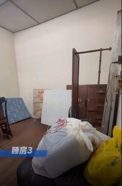 Rumah Teres 1-Tingkat untuk Dijual di Taman Wah Keong (Ipoh) - Tee Pony - Bedroom - PropertyGuru.com.my