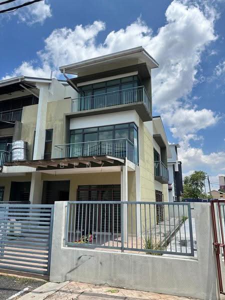 Rumah Teres 2.5-Tingkat untuk Disewa di Taman Buana Perdana (Petaling Jaya) - Benz Low - Exterior - PropertyGuru.com.my