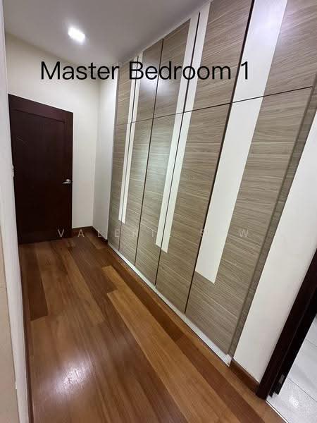 Kediaman Servis untuk Dijual di Paragon Residences @ Straits View - Valerie Saw - Master Bedroom - PropertyGuru.com.my