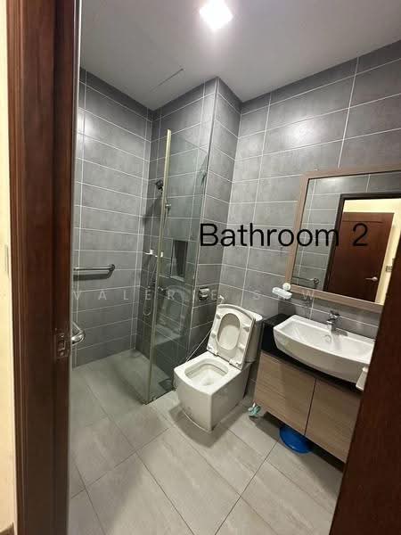Kediaman Servis untuk Dijual di Paragon Residences @ Straits View - Valerie Saw - Bathroom - PropertyGuru.com.my
