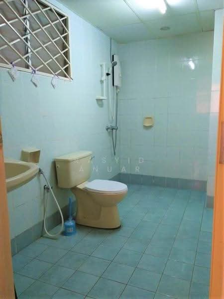 Condominium for Rent at Gurney Heights - Rasyid Anuar - Bathroom - PropertyGuru.com.my