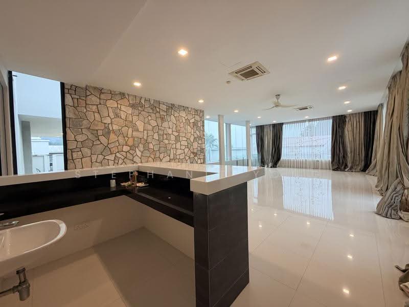 Bungalow House for Sale in Taman Hillview (Ulu Kelang) - Stephanie Yong - Living Room - PropertyGuru.com.my