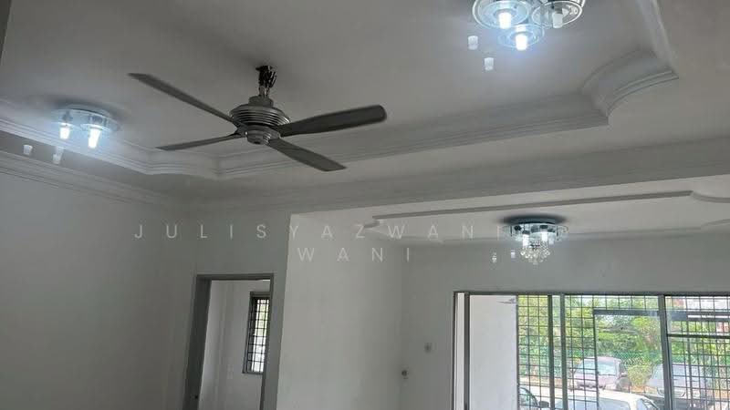 Pangsapuri untuk Disewa di Kekwa Apartment - Julisyazwani @ Wani - Living Room - PropertyGuru.com.my