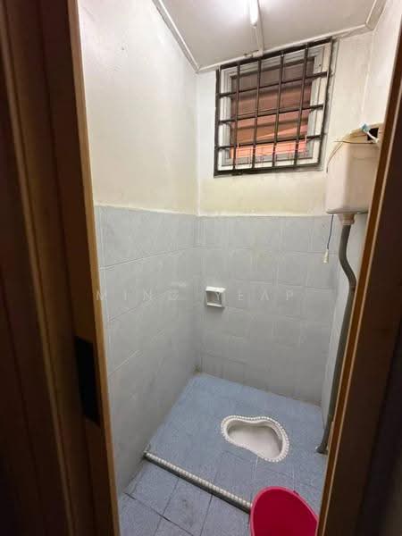 Shop for Rent in Perling (Skudai) - Ming Yeap - Bathroom - PropertyGuru.com.my