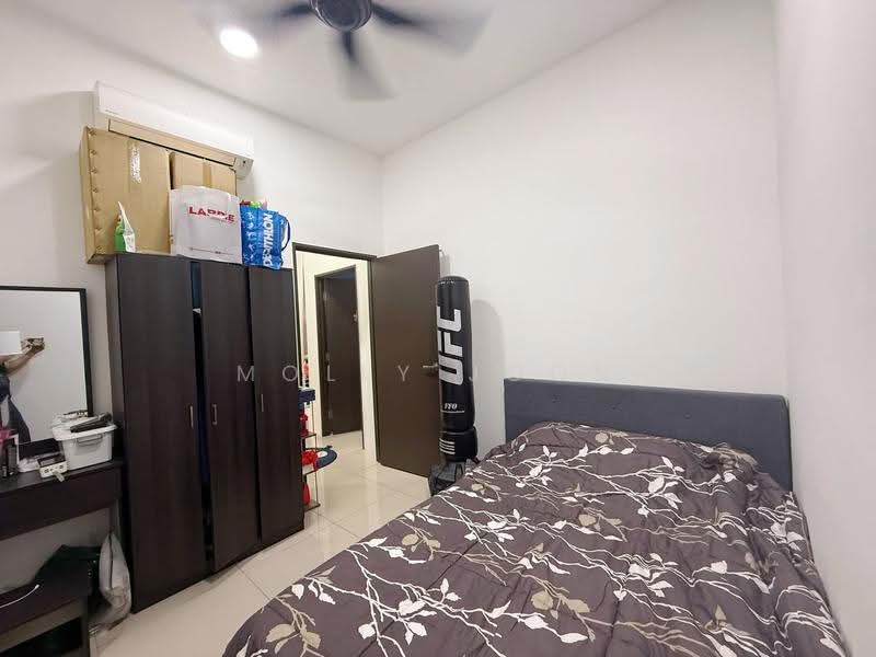 Service Residence for Sale at 8Scape Residence @ Sutera - Molly Joon - Bedroom - PropertyGuru.com.my