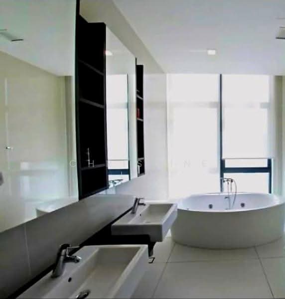 Kondominium untuk Disewa di Tropicana Grande - Christine Lim - Master Bathroom - PropertyGuru.com.my