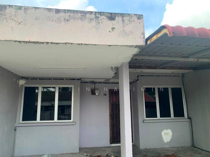 Rumah Teres untuk Dijual di Bukit Sentosa (Rawang) - Nazrin Hakimin - Exterior - PropertyGuru.com.my