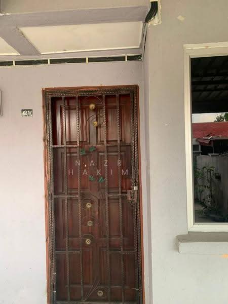 Rumah Teres untuk Dijual di Bukit Sentosa (Rawang) - Nazrin Hakimin - Exterior - PropertyGuru.com.my