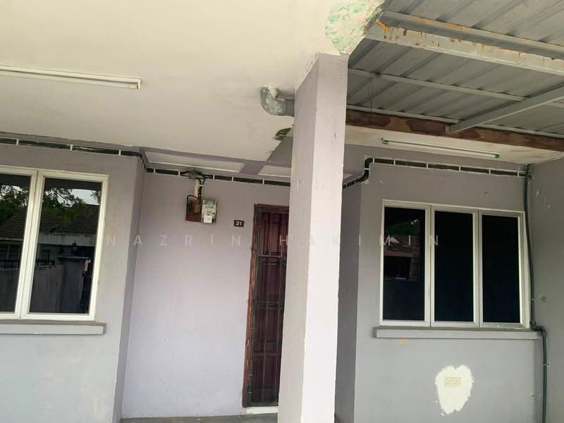 Rumah Teres untuk Dijual di Bukit Sentosa (Rawang) - Nazrin Hakimin - Exterior - PropertyGuru.com.my