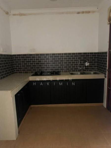 Rumah Teres untuk Dijual di Bukit Sentosa (Rawang) - Nazrin Hakimin - Kitchen - PropertyGuru.com.my