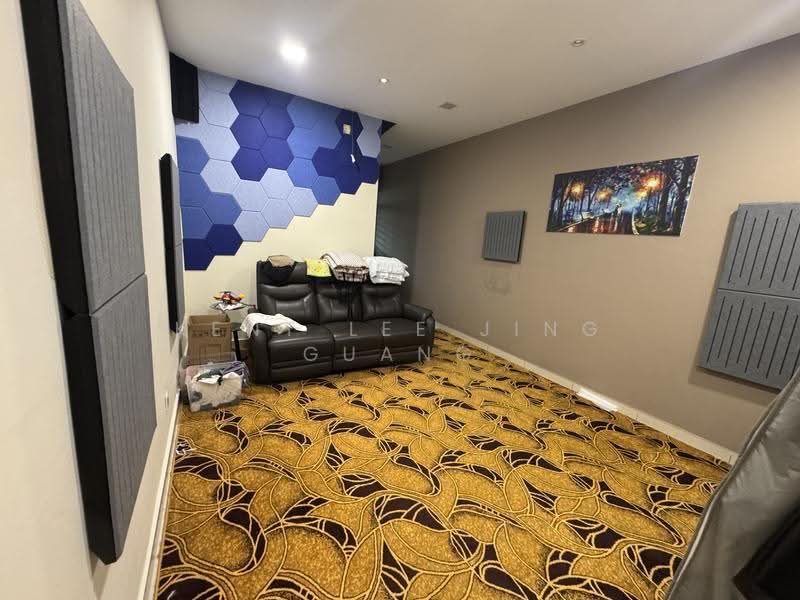 Bungalow House for Rent in Amverton Hills (Sungai Buloh) - Kent Lee Jing Guang - Living Room - PropertyGuru.com.my