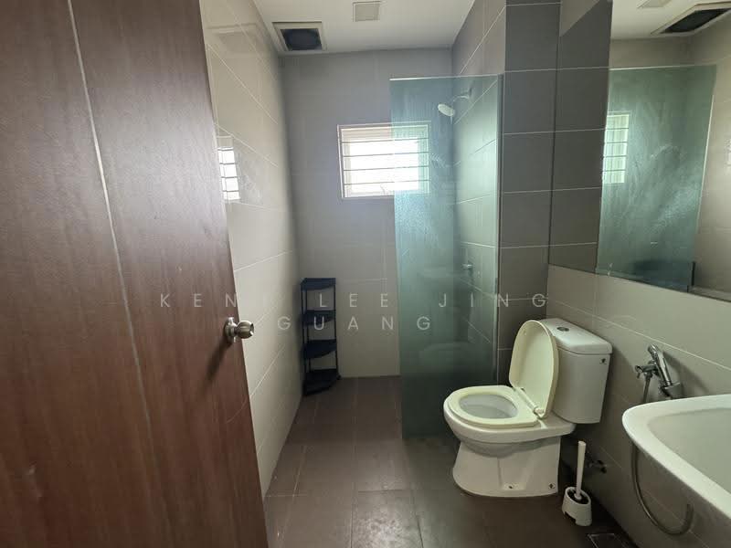 Bungalow House for Rent in Amverton Hills (Sungai Buloh) - Kent Lee Jing Guang - Bathroom - PropertyGuru.com.my