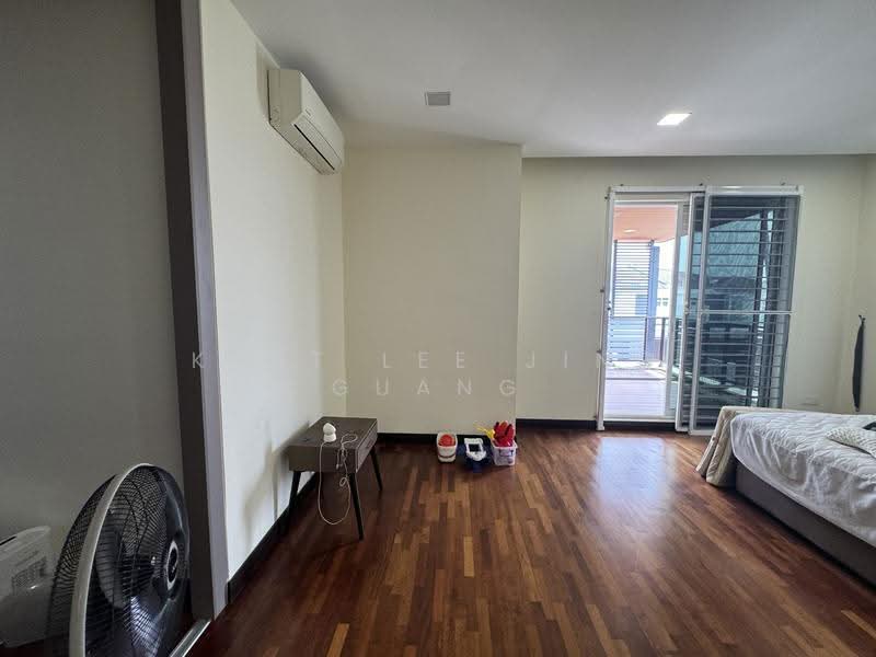Bungalow House for Rent in Amverton Hills (Sungai Buloh) - Kent Lee Jing Guang - Bedroom - PropertyGuru.com.my
