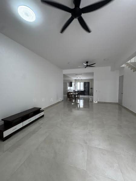 2-storey Terraced House for Rent in Telok Panglima Garang (Selangor) - Grace Lai - Living Room - PropertyGuru.com.my