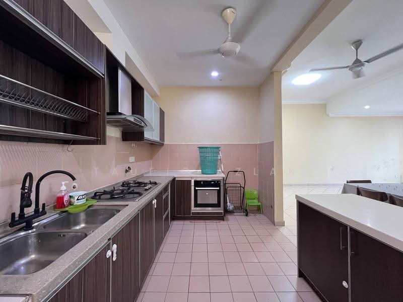 Condominium for Sale at Sri Lojing Condominiums - Taufiq Azlan - Kitchen - PropertyGuru.com.my