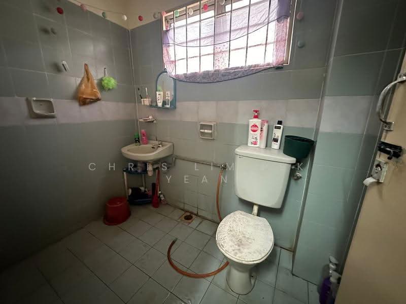 Rumah Teres untuk Dijual di Bandar Sungai Long (Selangor) - Chris Lim Pek Yean - Bathroom - PropertyGuru.com.my