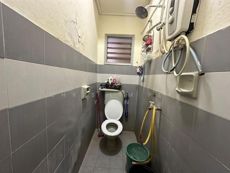Rumah Teres untuk Dijual di Bandar Sungai Long (Selangor) - Chris Lim Pek Yean - Bathroom - PropertyGuru.com.my