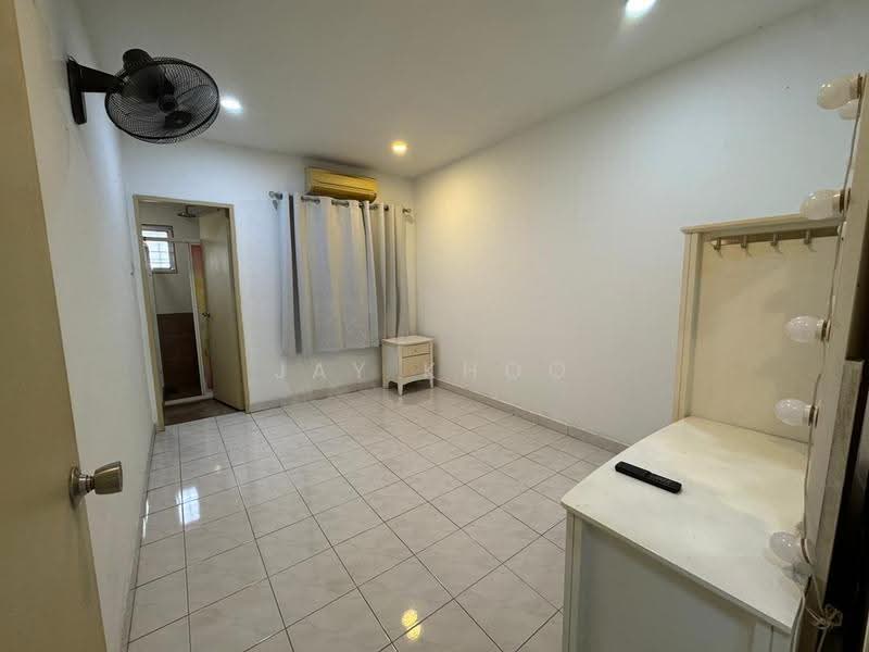 2-storey Terraced House for Rent in Taman Sutera (Kajang) - Jay Khoo - Bedroom - PropertyGuru.com.my