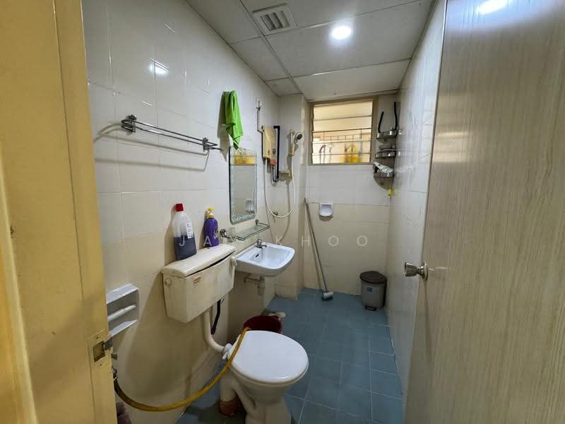 2-storey Terraced House for Rent in Taman Sutera (Kajang) - Jay Khoo - Bathroom - PropertyGuru.com.my