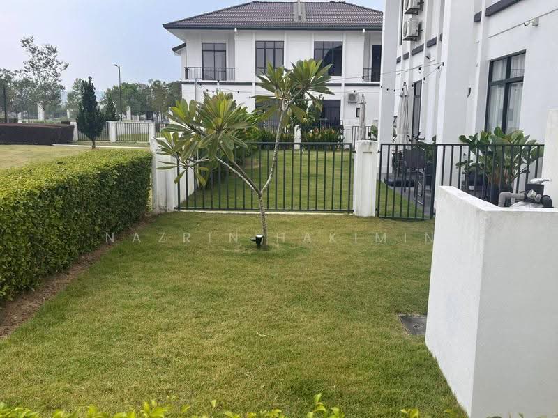 Rumah Berkembar untuk Dijual di Kuala Selangor (Selangor) - Nazrin Hakimin - Exterior - PropertyGuru.com.my