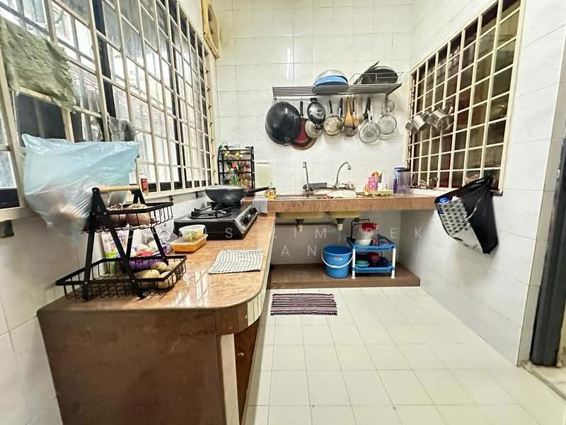 Rumah Teres untuk Dijual di Bandar Sungai Long (Selangor) - Chris Lim Pek Yean - Kitchen - PropertyGuru.com.my