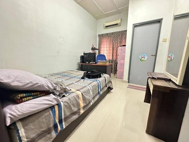 Rumah Teres untuk Dijual di Bandar Sungai Long (Selangor) - Chris Lim Pek Yean - Bedroom - PropertyGuru.com.my