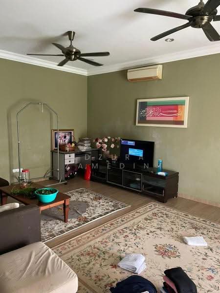 Rumah Berkembar untuk Dijual di Taman Impian Putra (Bangi) - Adzura Zamedin - Living Room - PropertyGuru.com.my
