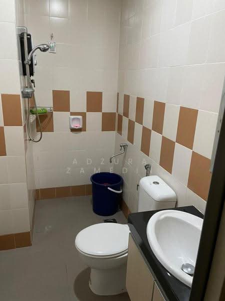 Rumah Berkembar untuk Dijual di Taman Impian Putra (Bangi) - Adzura Zamedin - Bathroom - PropertyGuru.com.my