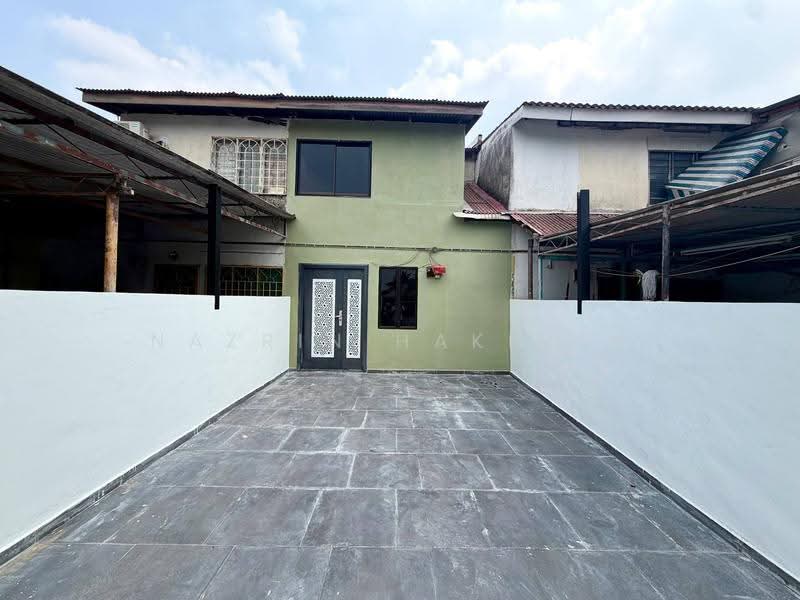2-storey Terraced House for Sale in Taman Menara Maju (Klang) - Nazrin Hakimin - Exterior - PropertyGuru.com.my