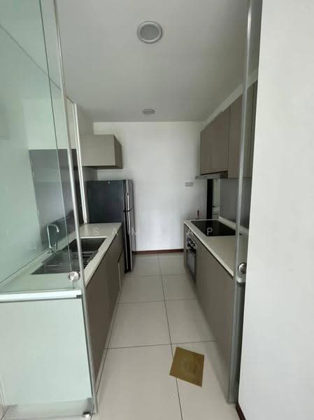 Kediaman Servis untuk Disewa di Crescent Bay Suites (Teluk Bayu) - Sam Yap - Kitchen - PropertyGuru.com.my