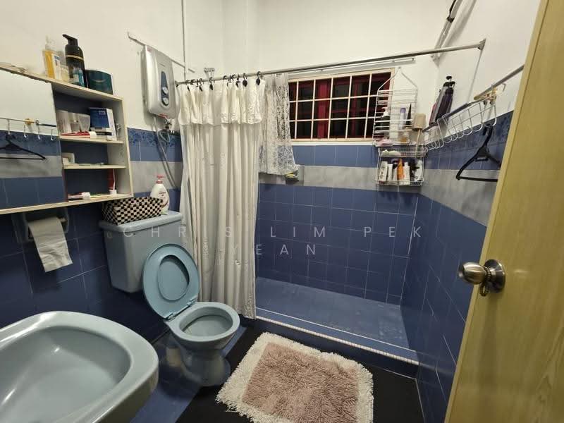 Rumah Teres untuk Dijual di Bandar Sungai Long (Selangor) - Chris Lim Pek Yean - Bathroom - PropertyGuru.com.my