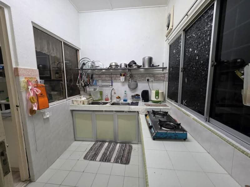Rumah Teres untuk Dijual di Bandar Sungai Long (Selangor) - Chris Lim Pek Yean - Kitchen - PropertyGuru.com.my