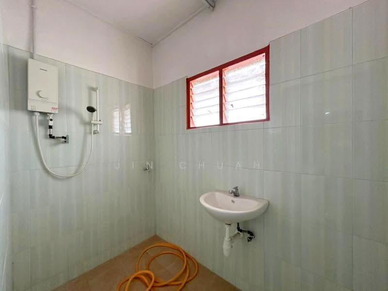 Shop for Sale in Ayer Itam (Penang) - Jin Chuah - Bathroom - PropertyGuru.com.my