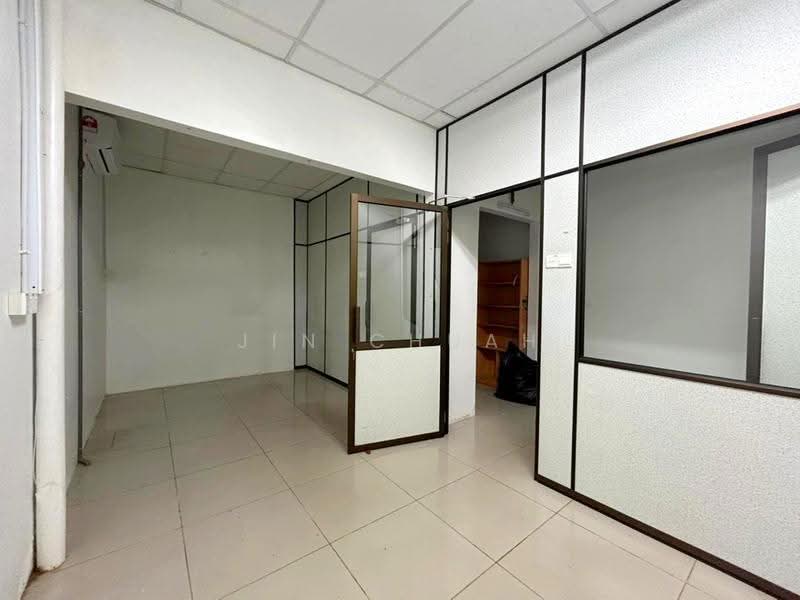 Shop for Sale in Ayer Itam (Penang) - Jin Chuah - Interior - PropertyGuru.com.my