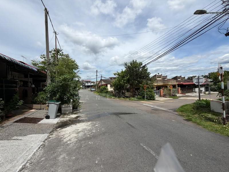 1-storey Terraced House for Sale in Taman Kampung Majid (Kluang) - Shanel Tee - Exterior - PropertyGuru.com.my