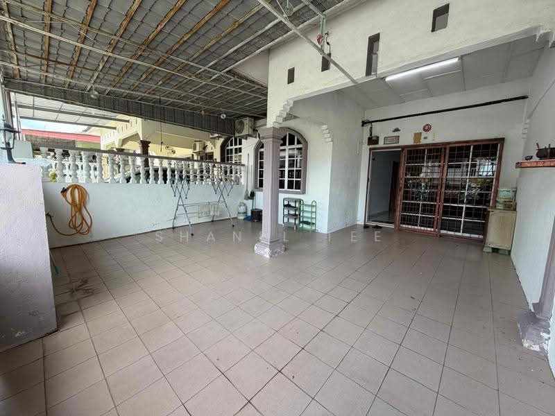 1-storey Terraced House for Sale in Taman Kampung Majid (Kluang) - Shanel Tee - Exterior - PropertyGuru.com.my