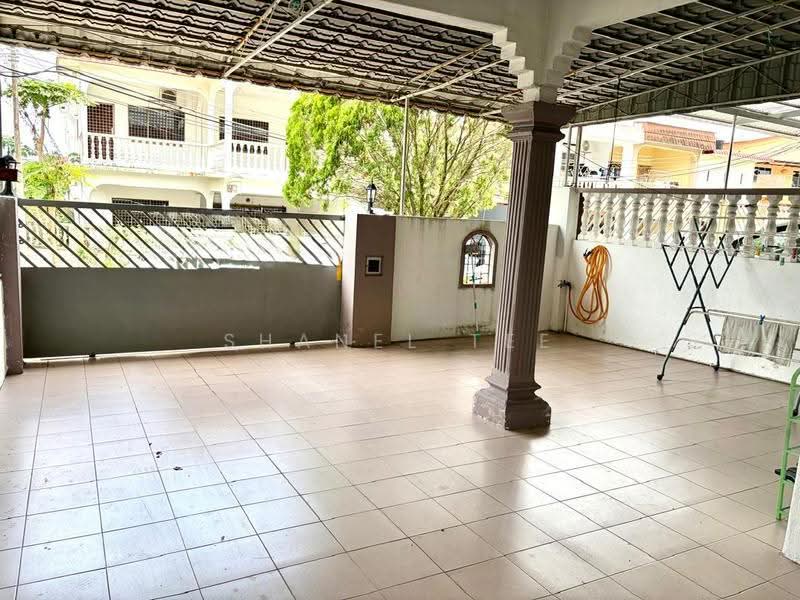 1-storey Terraced House for Sale in Taman Kampung Majid (Kluang) - Shanel Tee - Exterior - PropertyGuru.com.my
