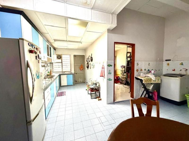 1-storey Terraced House for Sale in Taman Kampung Majid (Kluang) - Shanel Tee - Kitchen - PropertyGuru.com.my
