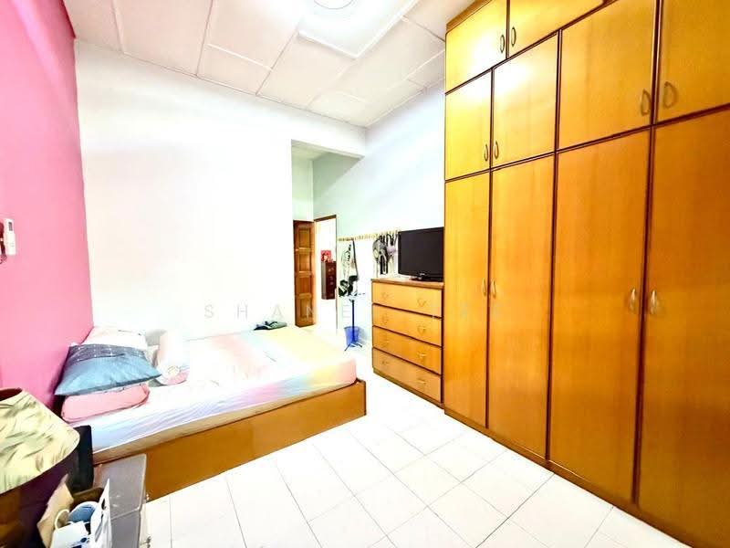 1-storey Terraced House for Sale in Taman Kampung Majid (Kluang) - Shanel Tee - Bedroom - PropertyGuru.com.my