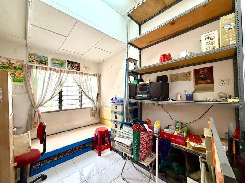 1-storey Terraced House for Sale in Taman Kampung Majid (Kluang) - Shanel Tee - Study - PropertyGuru.com.my