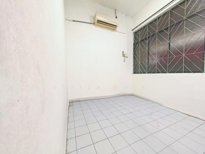 1-storey Terraced House for Sale in Taman Johor Jaya (Johor Bahru) - Stella Chia - Interior - PropertyGuru.com.my