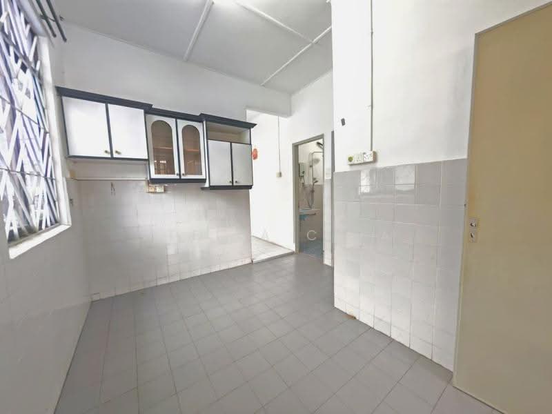 1-storey Terraced House for Sale in Taman Johor Jaya (Johor Bahru) - Stella Chia - Kitchen - PropertyGuru.com.my