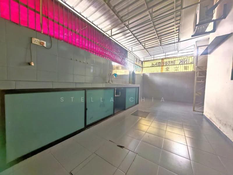 1-storey Terraced House for Sale in Taman Johor Jaya (Johor Bahru) - Stella Chia - Kitchen - PropertyGuru.com.my